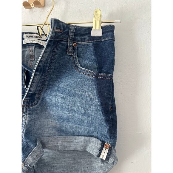 One teaspoon shorts Sz25 dark faded sides unique look - Picture 2 of 9